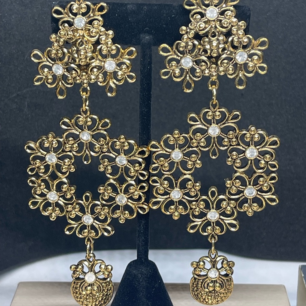 Jose Barrera clip earrings for Avon Gold/Rhinestone stunning - Picture 2 of 5